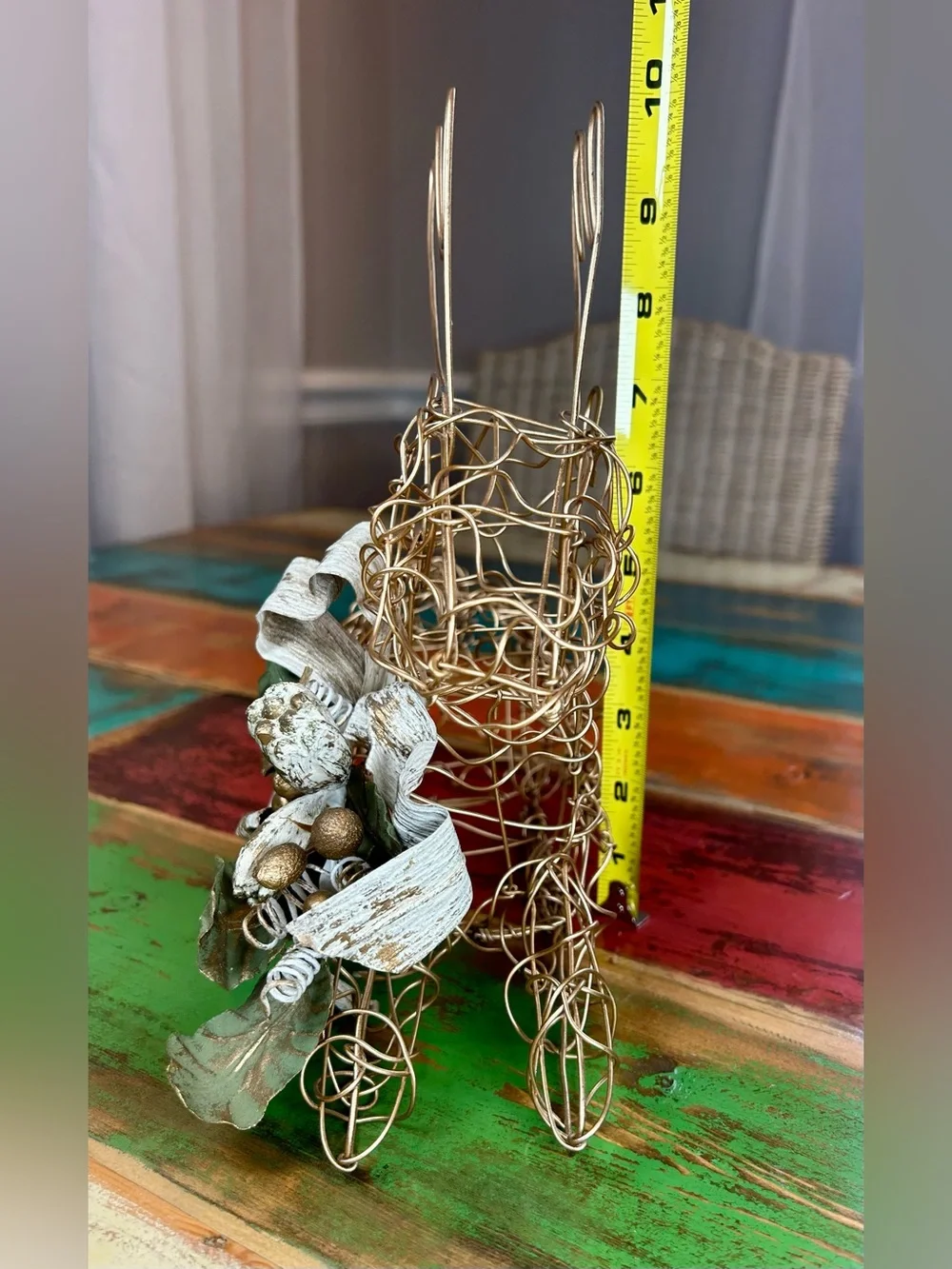 Alpine Hollytree Gold Wire Sitting Reindeer 10” Christmas Holiday EUC
